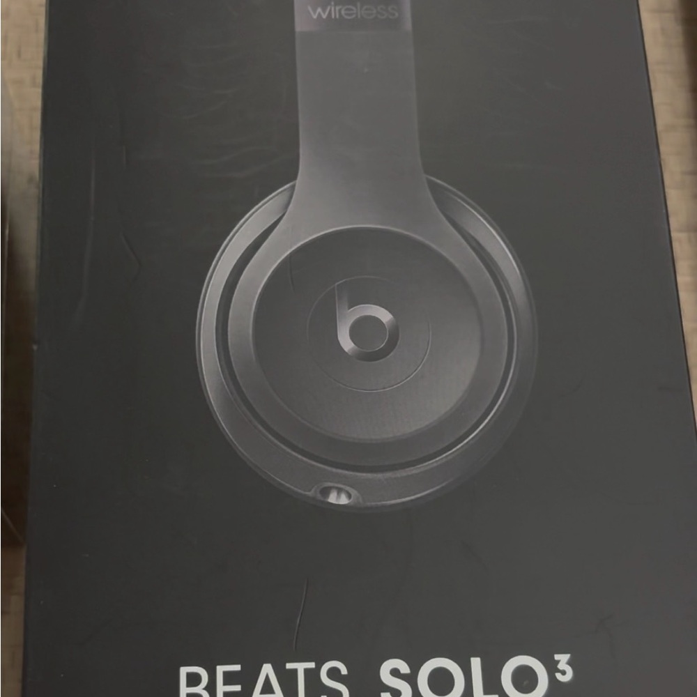 Beats by Dre Solo3 Wireless Headphones - Black
